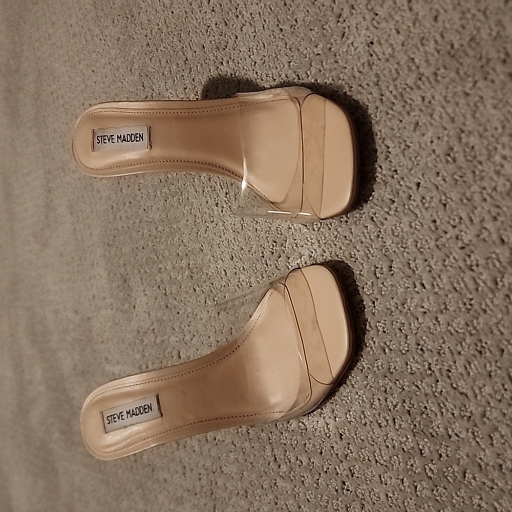 Clear/nude heel